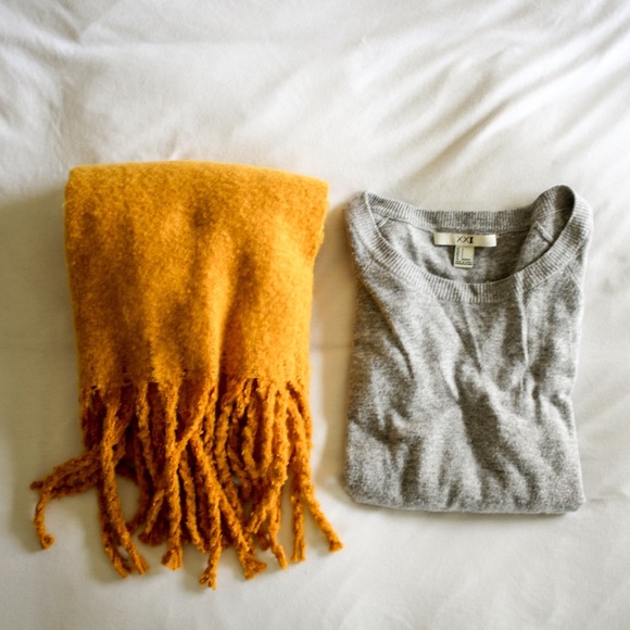 Forever 21 Sweaters - FOREVER 21 - Gray Plain Solid Winter Sweater